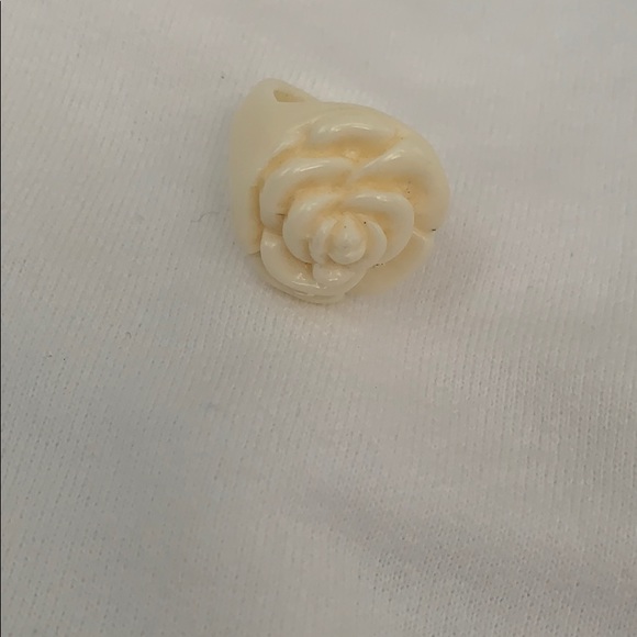 Rose ring - Picture 2 of 3